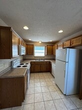 3976 S Jonathan Ave in Springfield, MO - Building Photo - Building Photo
