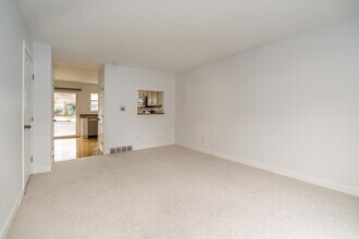 1217 Weybridge Rd in Columbus, OH - Building Photo - Building Photo