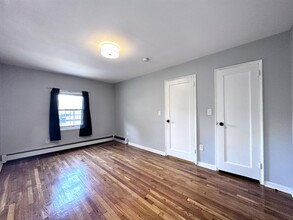 75 Clendenny Ave in Jersey City, NJ - Building Photo - Building Photo