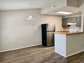1423 Walters Dr in Granbury, TX - Building Photo - Building Photo