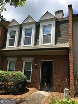 4141 Paddington Dr in Duluth, GA - Building Photo