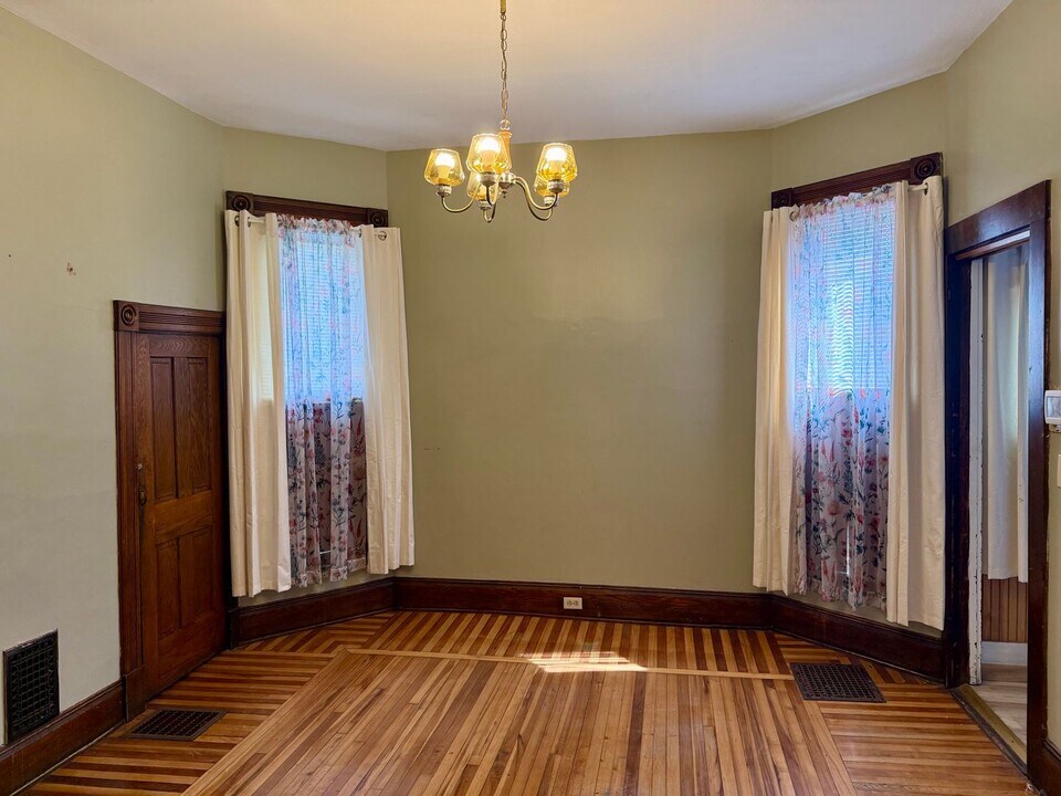 357 W 5th St in Erie, PA - Building Photo