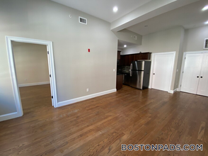 493-495 Commonwealth Ave. in Boston, MA - Building Photo - Building Photo