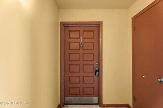 6552 La Mirada Dr E in Jacksonville, FL - Building Photo - Building Photo