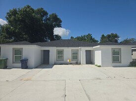 302-304 Ave P NW in Winter Haven, FL - Building Photo