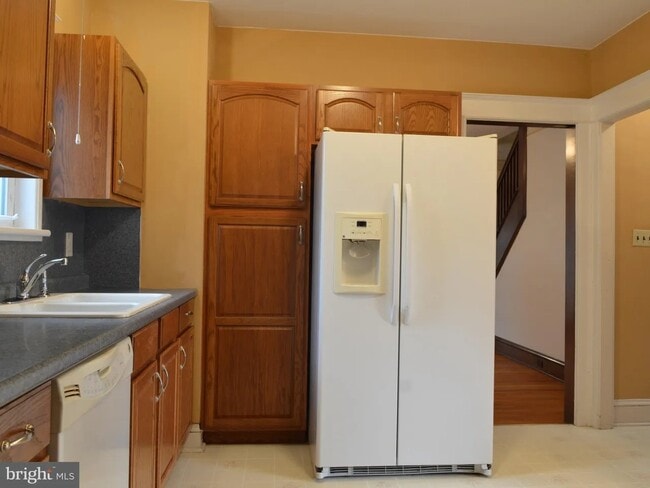 2203 Fairview Ave in Easton, PA - Building Photo - Building Photo