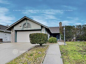 8821 Somershire Way in Sacramento, CA - Building Photo