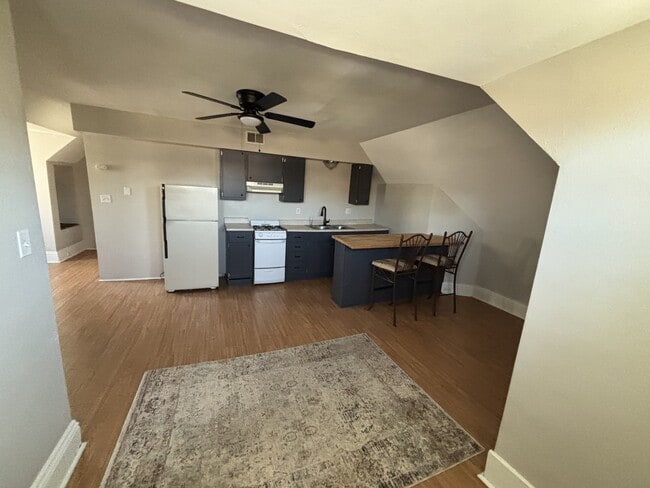 215 S Aiken Ave, Unit 215 S. Aiken Unit 3