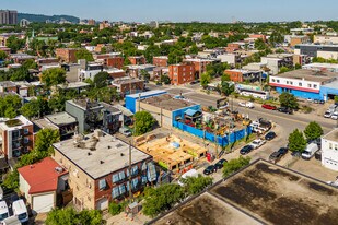 2400 Florian Rue in Montréal, QC - Building Photo