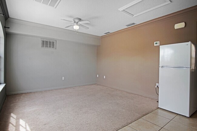 2326 Fan Palm Dr in Davenport, FL - Building Photo - Building Photo