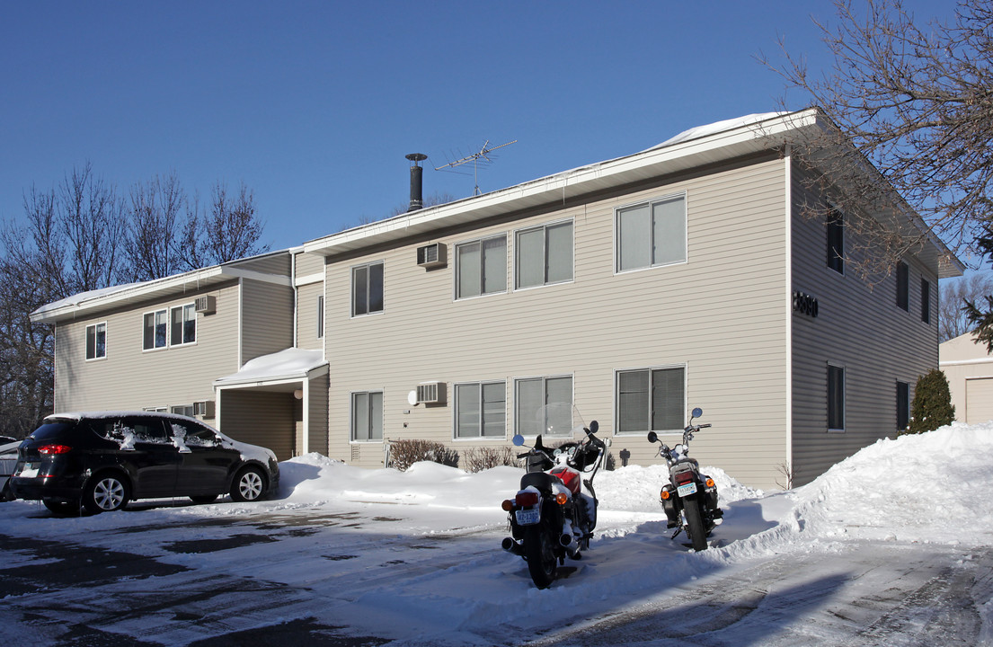 Evergreen Apartments in Lakeville, MN - Building Photo