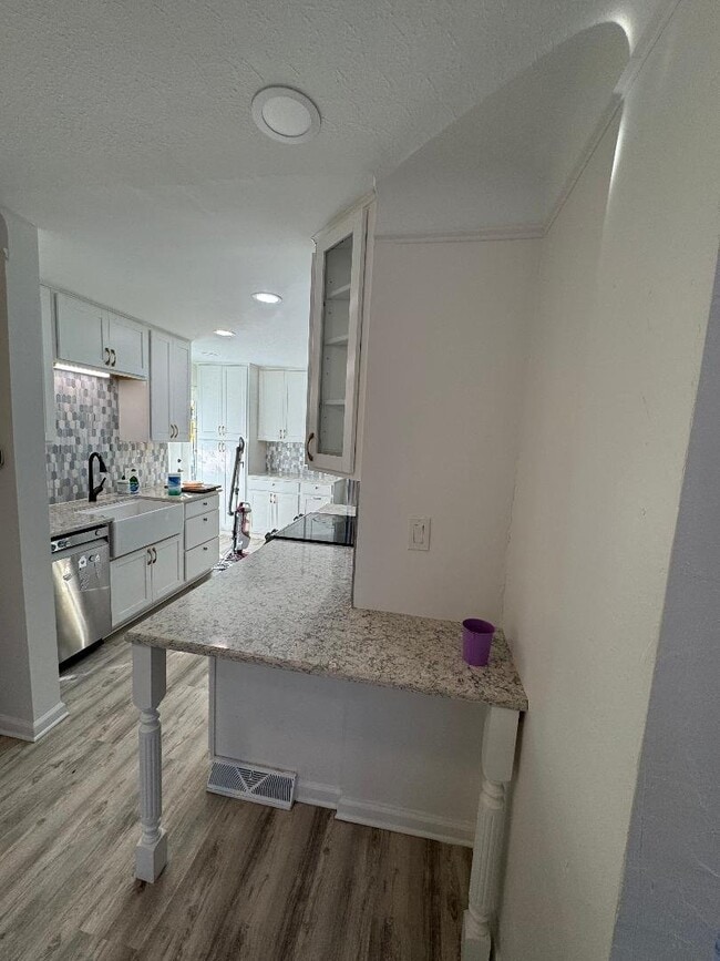 1435 Grenleigh Rd in Lyndhurst, OH - Building Photo - Building Photo