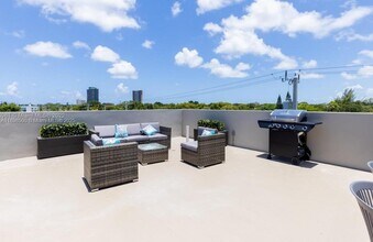 7107 NE 4th Ct in Miami, FL - Building Photo - Building Photo