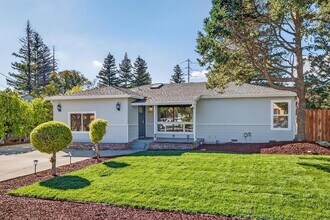 18732 Afton Ave in Saratoga, CA - Foto de edificio - Building Photo
