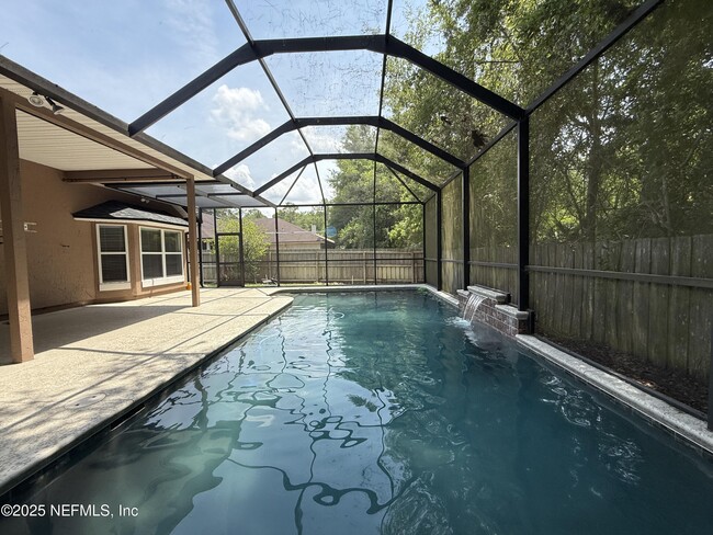 12244 Lake Fern Dr in Jacksonville, FL - Foto de edificio - Building Photo