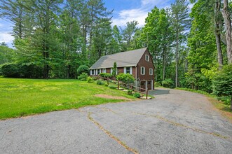 108 Monson Rd in Stafford, CT - Building Photo - Building Photo