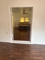 4517 Hirsch Rd in Houston, TX - Building Photo