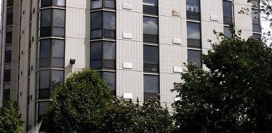 Court Place Apartments in Pekin, IL - Building Photo