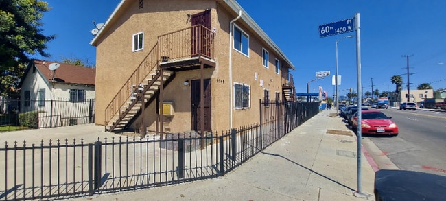 6049 Normandie Ave in Los Angeles, CA - Building Photo - Building Photo