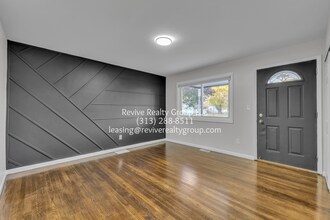 1000 Hunter Ave in Ypsilanti, MI - Building Photo - Building Photo