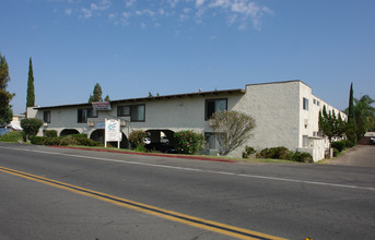 Lakeshore Villa Apartments in Lakeside, CA - Building Photo - Building Photo