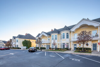 Bay Village in Patchogue, NY - Foto de edificio - Building Photo