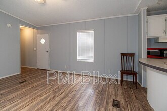 19014 Rucks Krans Rd in Moss Point, MS - Building Photo - Building Photo