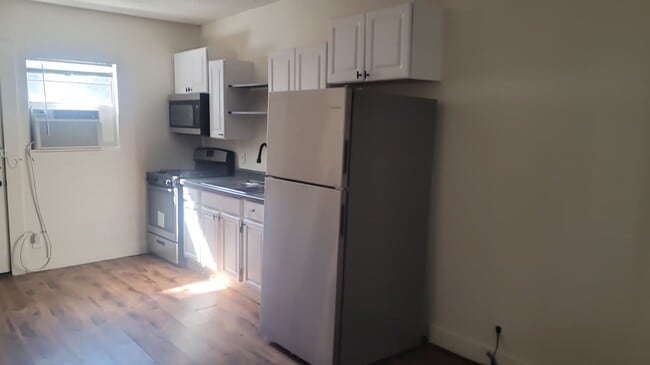 302 Hollenbeck Ave in San Antonio, TX - Building Photo - Building Photo