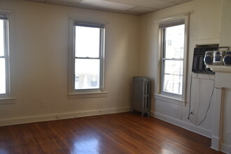84 Pennsylvania Ave, Unit B in Westminster, MD - Building Photo - Building Photo