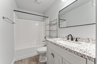 408 Academy St in Elroy, WI - Building Photo - Building Photo