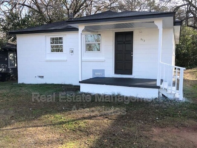 property at 612 N 9th St