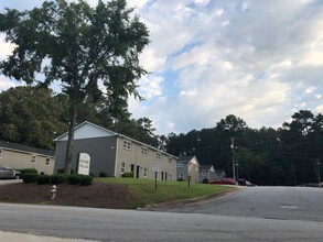 Village Townhomes of Oxford in Oxford, GA - Foto de edificio - Building Photo