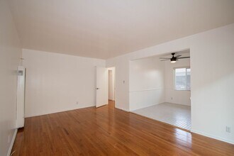 823 Orange Grv Ave, Unit 825-B in Los Angeles, CA - Building Photo - Building Photo