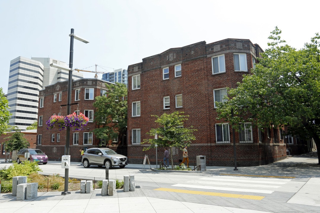 Charlesgate in Seattle, WA - Foto de edificio