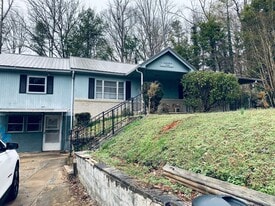 5 Sunrise St in Murphy, NC - Building Photo