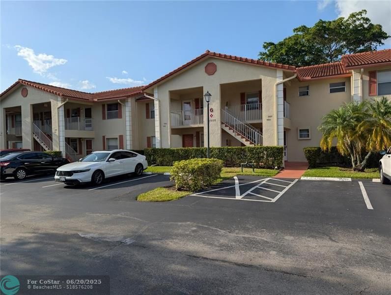3081 Holiday Springs Blvd in Margate, FL - Building Photo