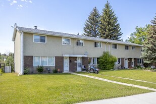 3942 52 Av in Red Deer, AB - Building Photo