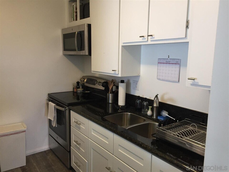 1645 Emerald St-Unit -2H in San Diego, CA - Building Photo