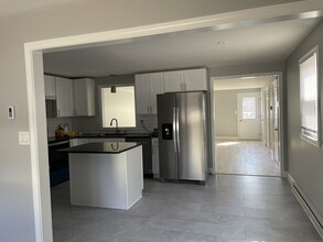 163 Rethal St in Southington, CT - Building Photo - Building Photo