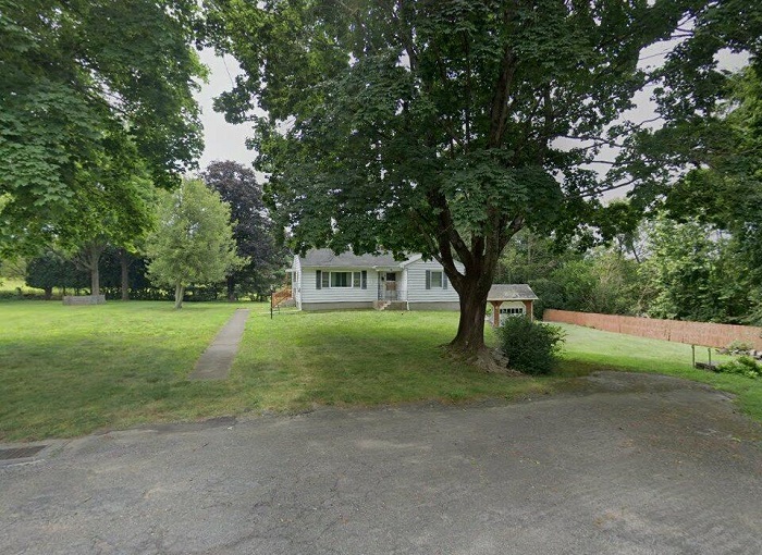 48 Charles St in Griswold, CT - Building Photo