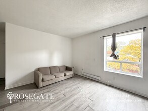 223 Jameson Ave in Toronto, ON - Building Photo - Building Photo