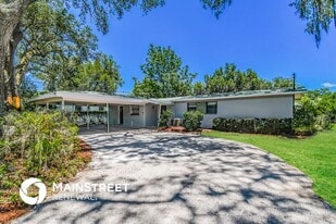 5011 Bedford Forest Dr in Jacksonville, FL - Building Photo