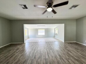 5030 10th St N in St. Petersburg, FL - Building Photo - Building Photo
