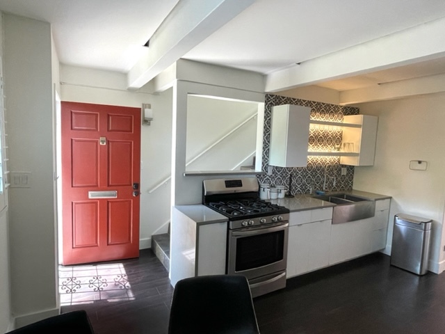 4040 Grand View Blvd, Unit 86 in Los Angeles, CA - Building Photo