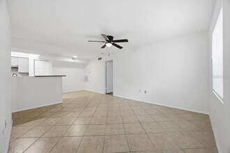 3032 Parkway Blvd in Kissimmee, FL - Foto de edificio - Building Photo