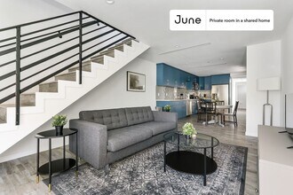 Room in Shared 5 bed/7 bath home in Los Angeles, CA - Building Photo - Building Photo