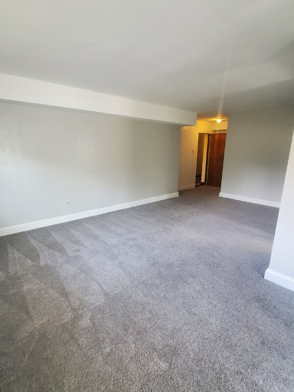 1 Glen Elm Dr in Pittsburgh, PA - Building Photo - Building Photo