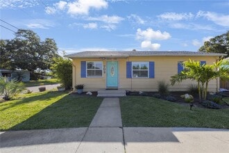 702 Gray St S in Gulfport, FL - Building Photo - Building Photo