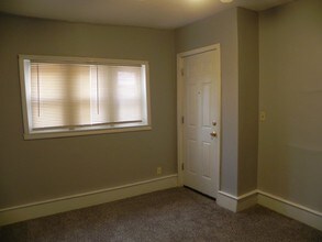 514 W Walnut St in Independence, MO - Building Photo - Building Photo
