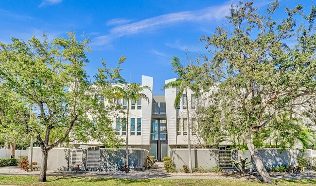 property at 703 SE 16th Ct